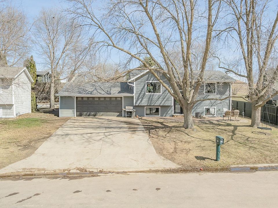 1st image of 2731 Center Lake Dr