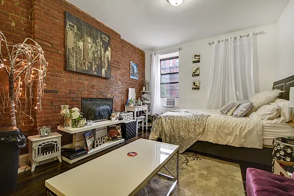 Rented by Compass | media 2