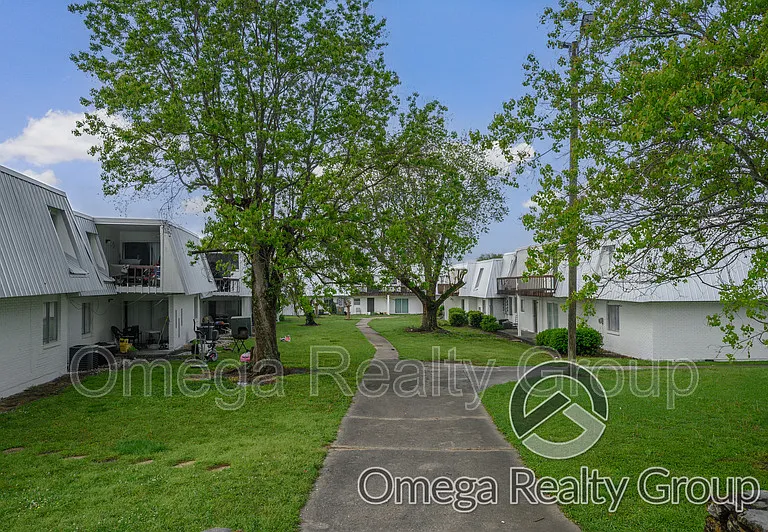 Camelot Apartments — Photo 12