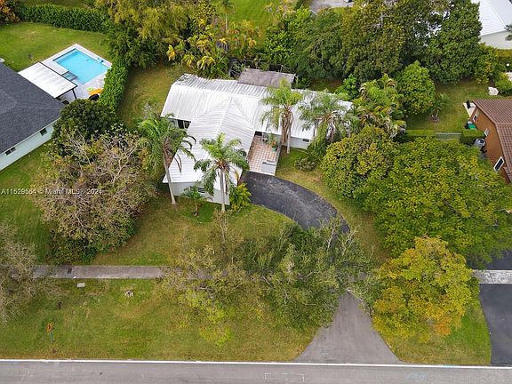 3rd image of 16200 SW 87th Ave