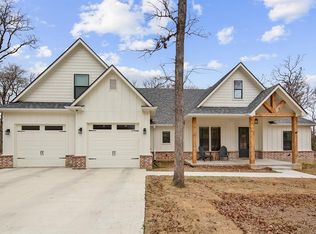 1212 Azalea Dr, Franklin, TX 77856