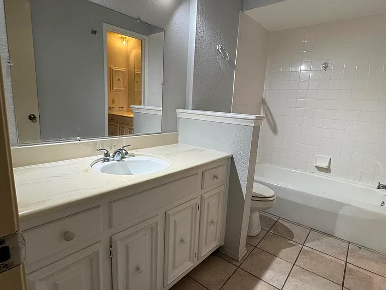 6201 Escondido Dr #3C — Photo 14