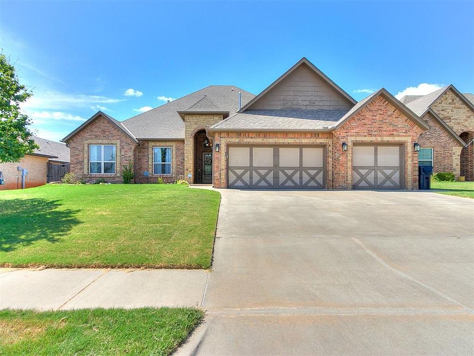 1st image of 17501 Melville Ln
