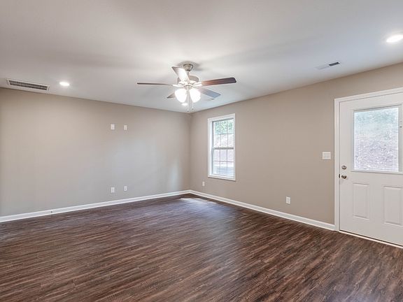 3rd image of 135 Country Ln #903