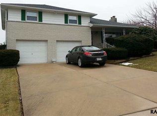 801 Sunlight Dr, York, PA 17402