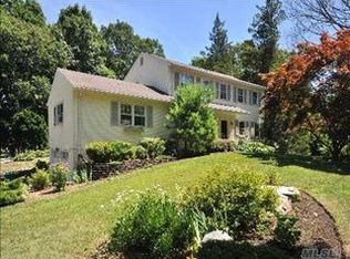 2 Russell Ct, Northport, NY 11768