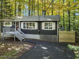 158 Choctaw Dr, Pocono Lake, PA 18347