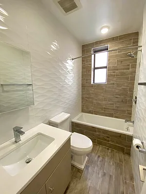 Rented by City Prime Commercial Realty  | media 8