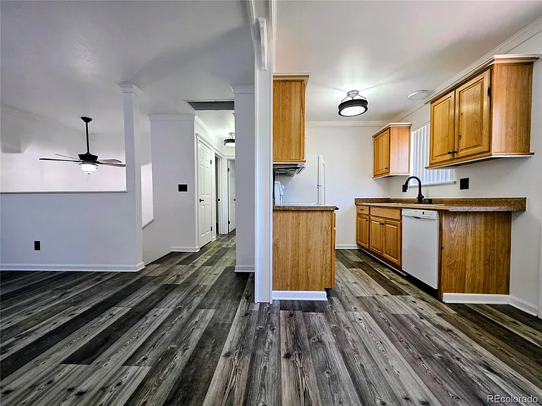334 Wooster Ave — Photo 4