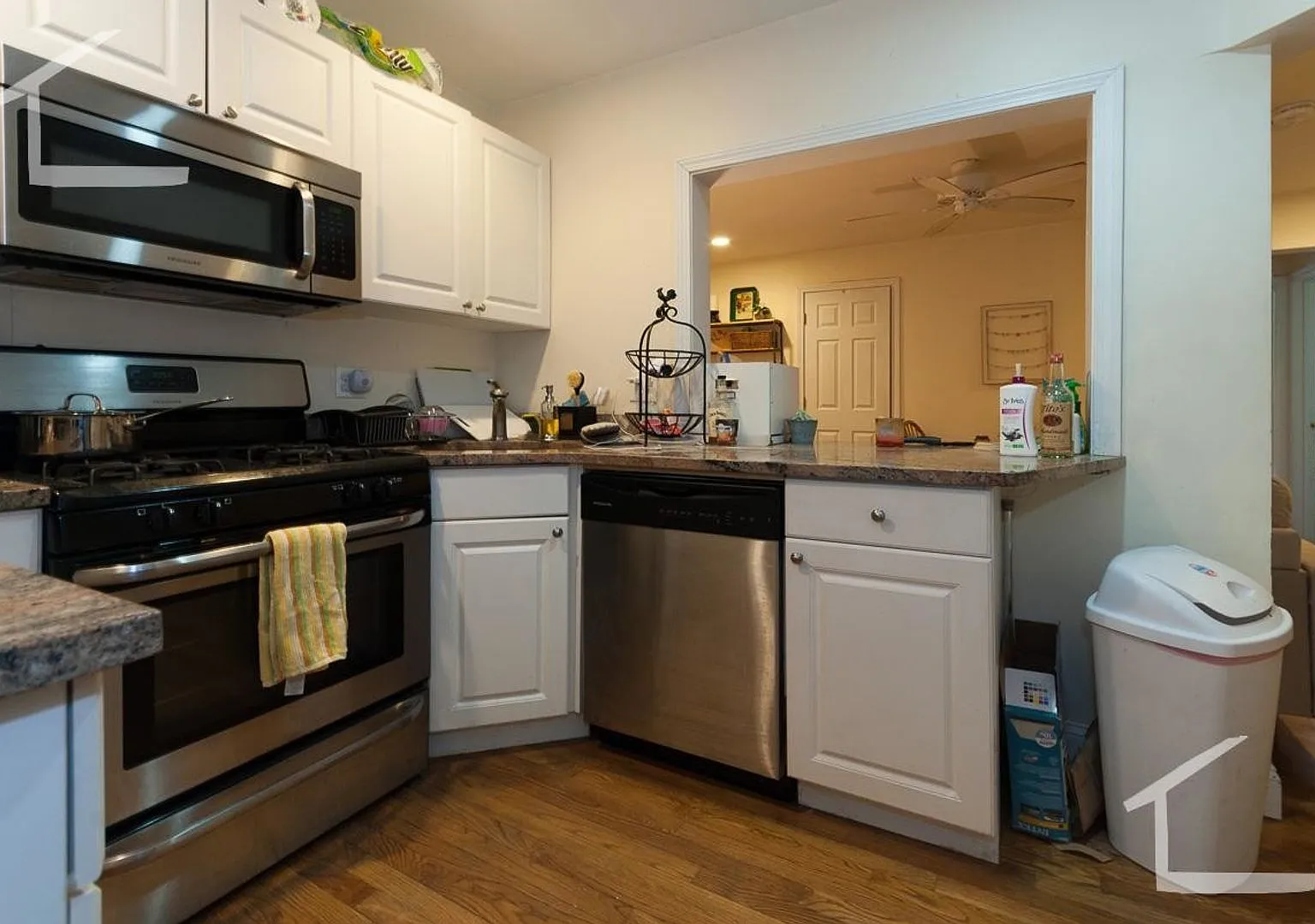No Brokers Fee, Central BU Location, Heat, Hot Water Included , Laundry on a Site, Parking ofr Rent — Photo 3