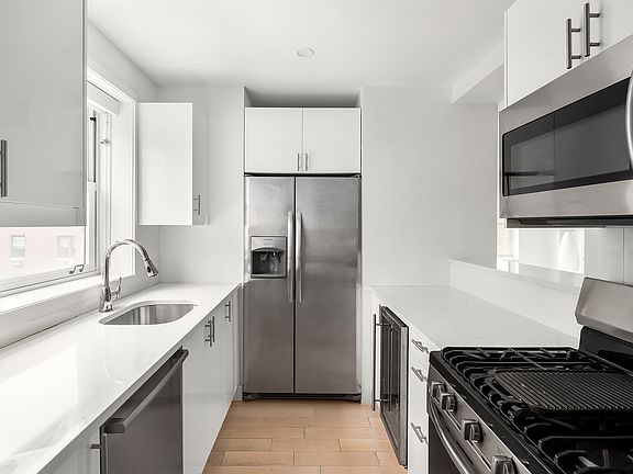 4th image of 130 E 63rd St APT 8A