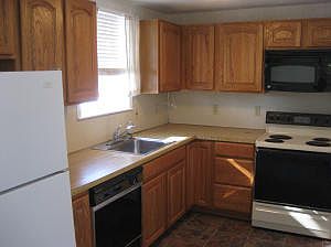 3rd image of 928 Eagle Ln