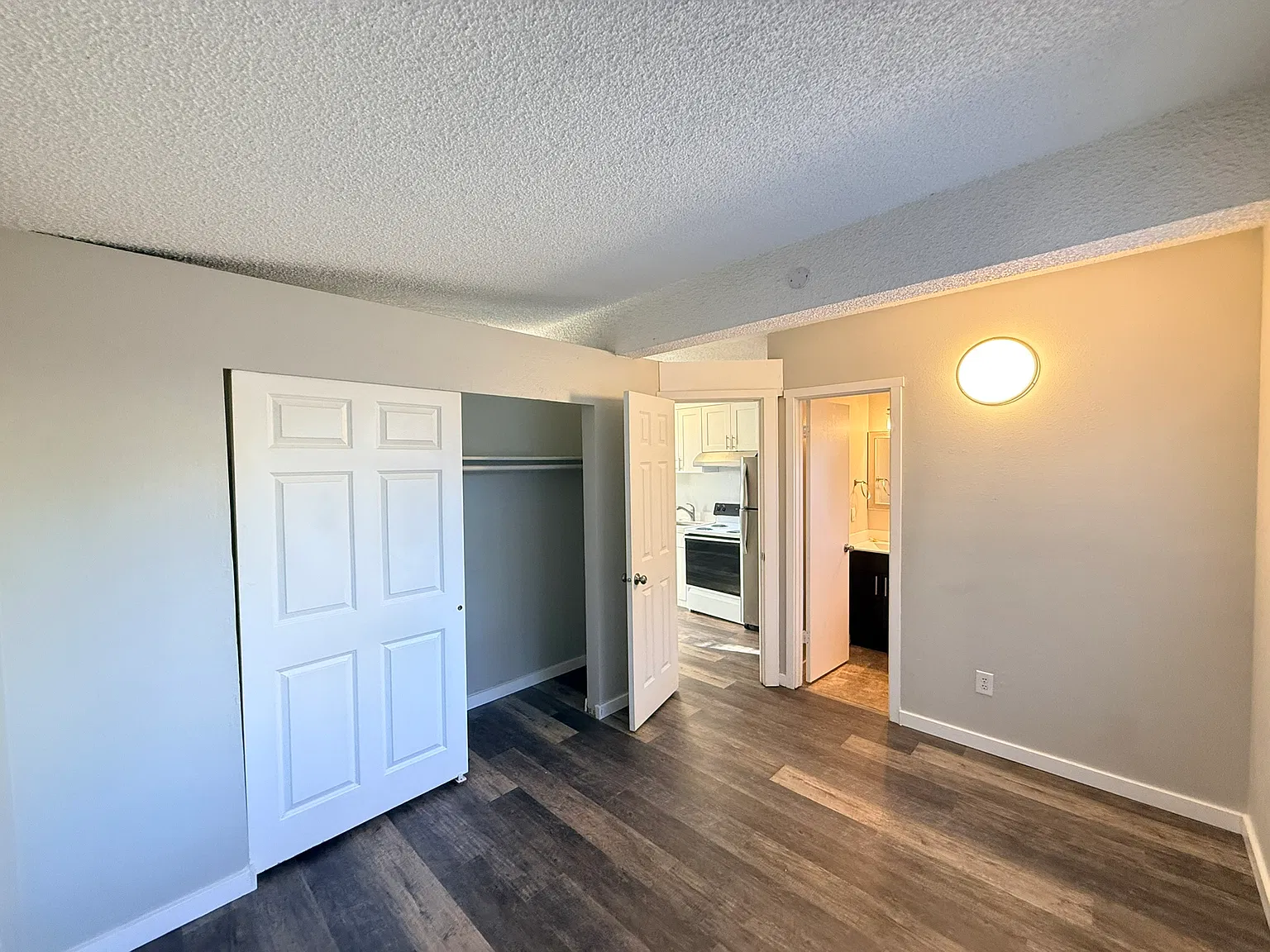12701 47th Ave SW — Photo 3
