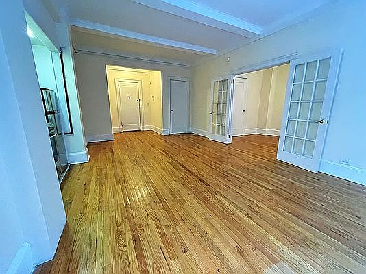 3rd image of 105 W 55th St APT 8B