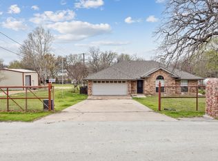 356 Thomas Rd, Azle, TX 76020