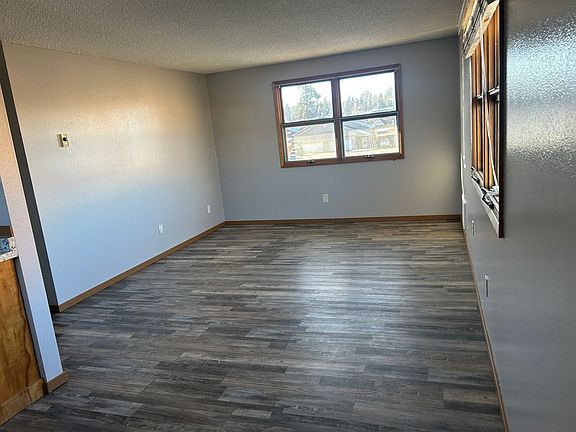 4th image of 126 E Barker St #6