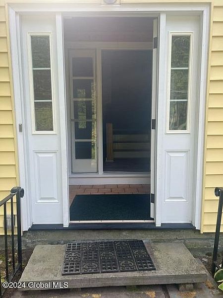 4th image of 142 Menands Road