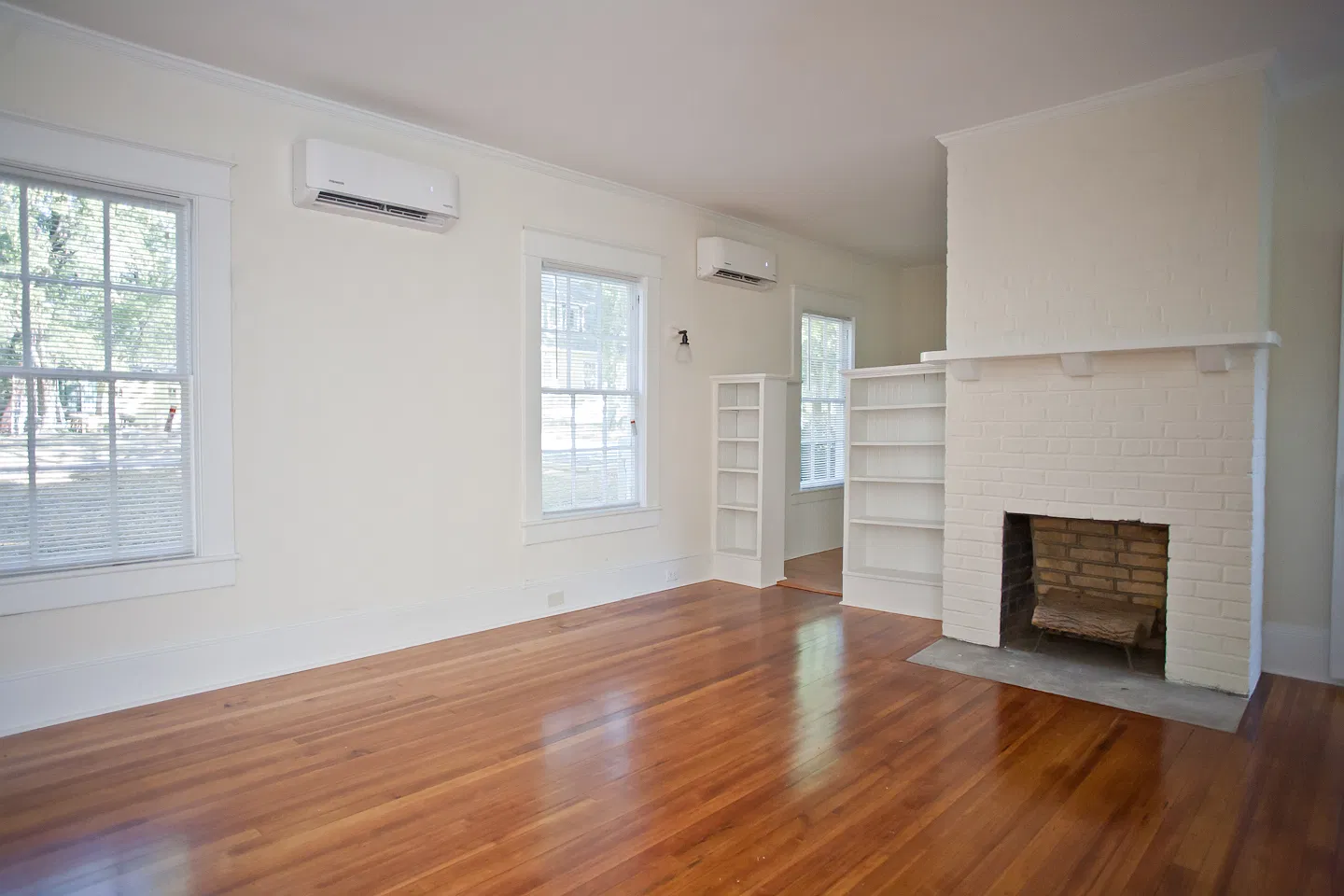 Renovated 3br/1ba Cottage on North Street — Photo 2