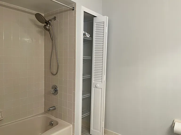 8 Marina Point Pl — Photo 32