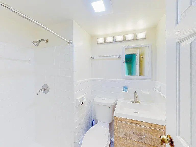 Private bathroom for bedroom # 5