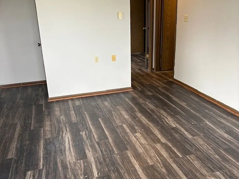 209 Estelle St #C2 — Photo 5