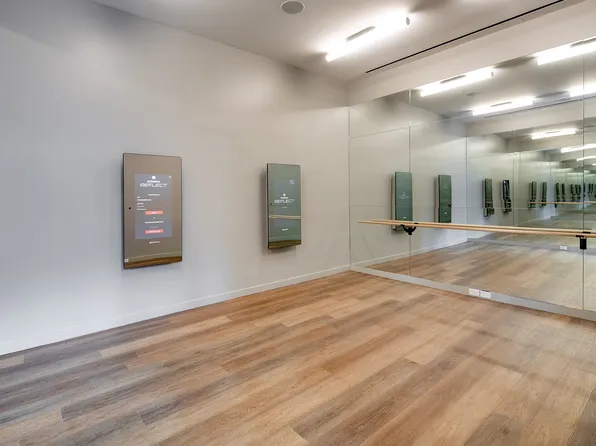 30-77 Vernon Boulevard image 26 of 27