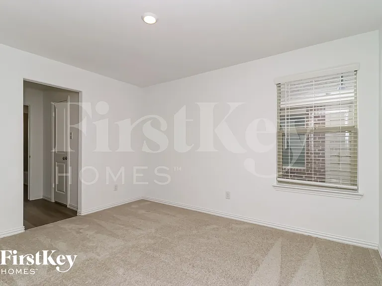 10113 Elkhorn Dr — Photo 11