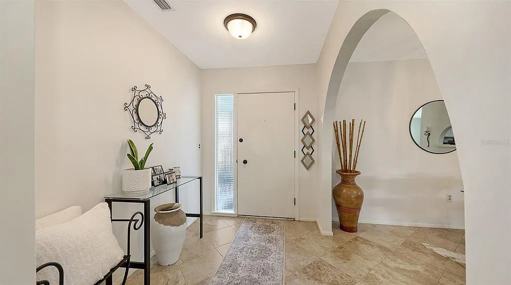 3 bed, 2.0 bath, 1928 sqft, $3,600 — Photo 4