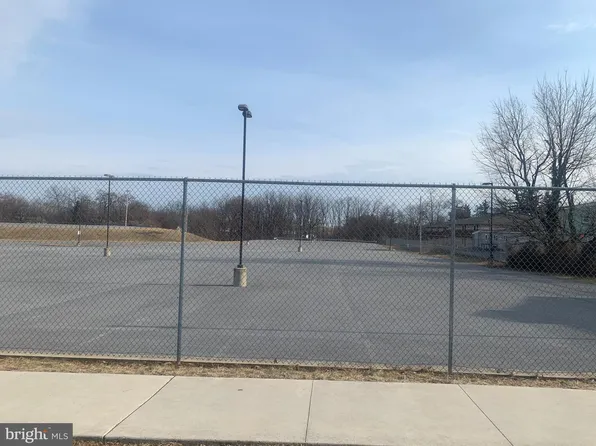 273-275 N Queen St, Shippensburg, PA 17257