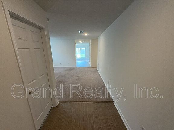 2nd image of 4360 Jitterbug St