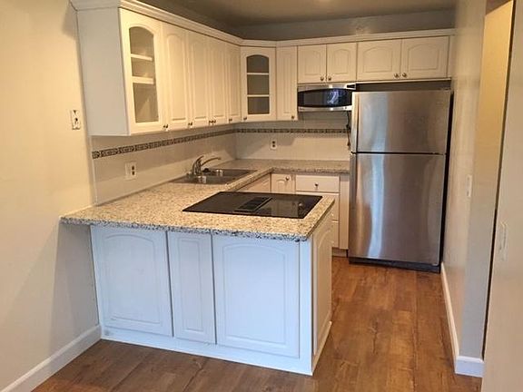 5th image of 2112 Foxworthy Ave