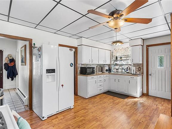 3rd image of 128 Atwood Ave