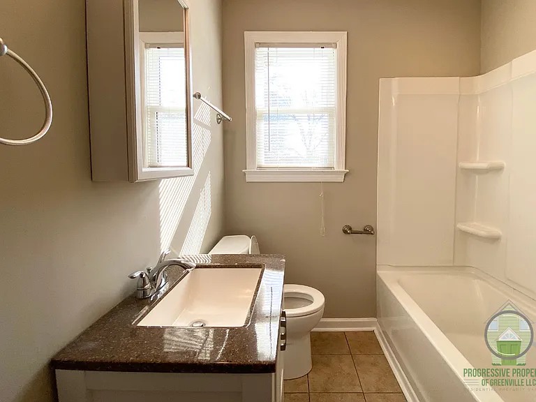 25 Crystal Ave — Photo 7