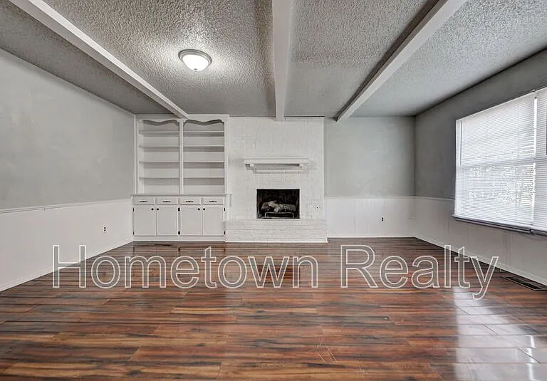 605 W Clarke St — Photo 9