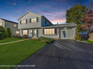 28 Galway Dr, Hazlet, NJ 07730