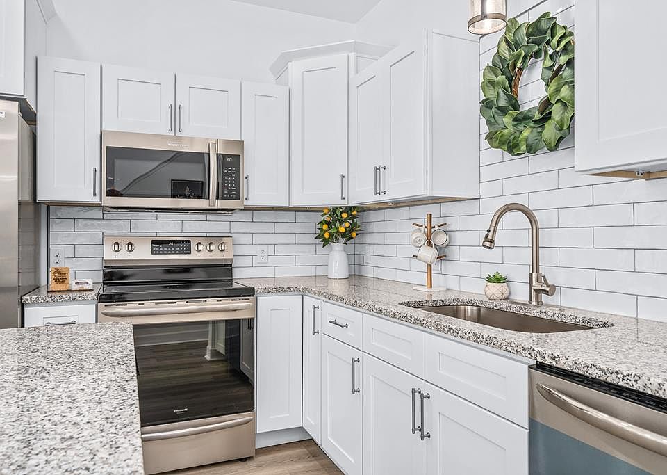 1038 E Main St Livingston, TN Zillow