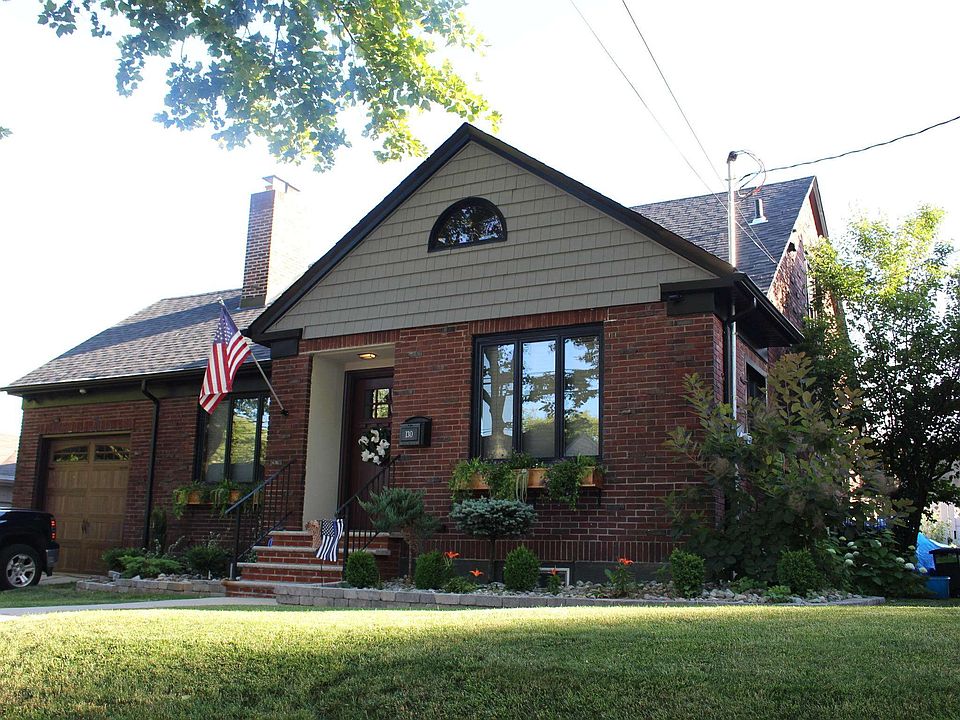 1st image of 130 Jacques Ave