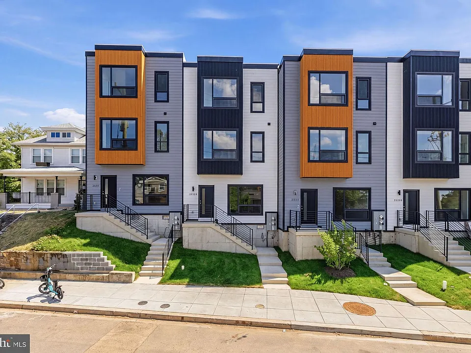 2530 Elvans Rd SE