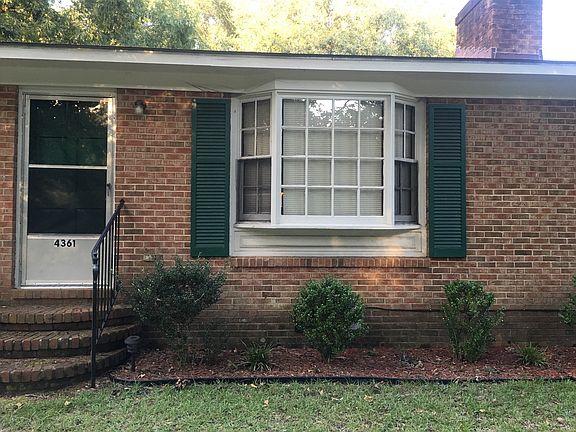 Bay window in livingroom