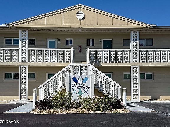 2nd image of 335 Causeway D3