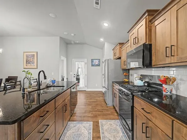 5901 Grant St, Bentonville, AR 72713