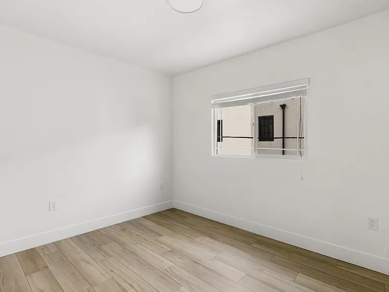 743 N Occidental Blvd — Photo 7