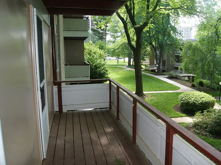 7527 Spring Lake Dr #B2 — Photo 28