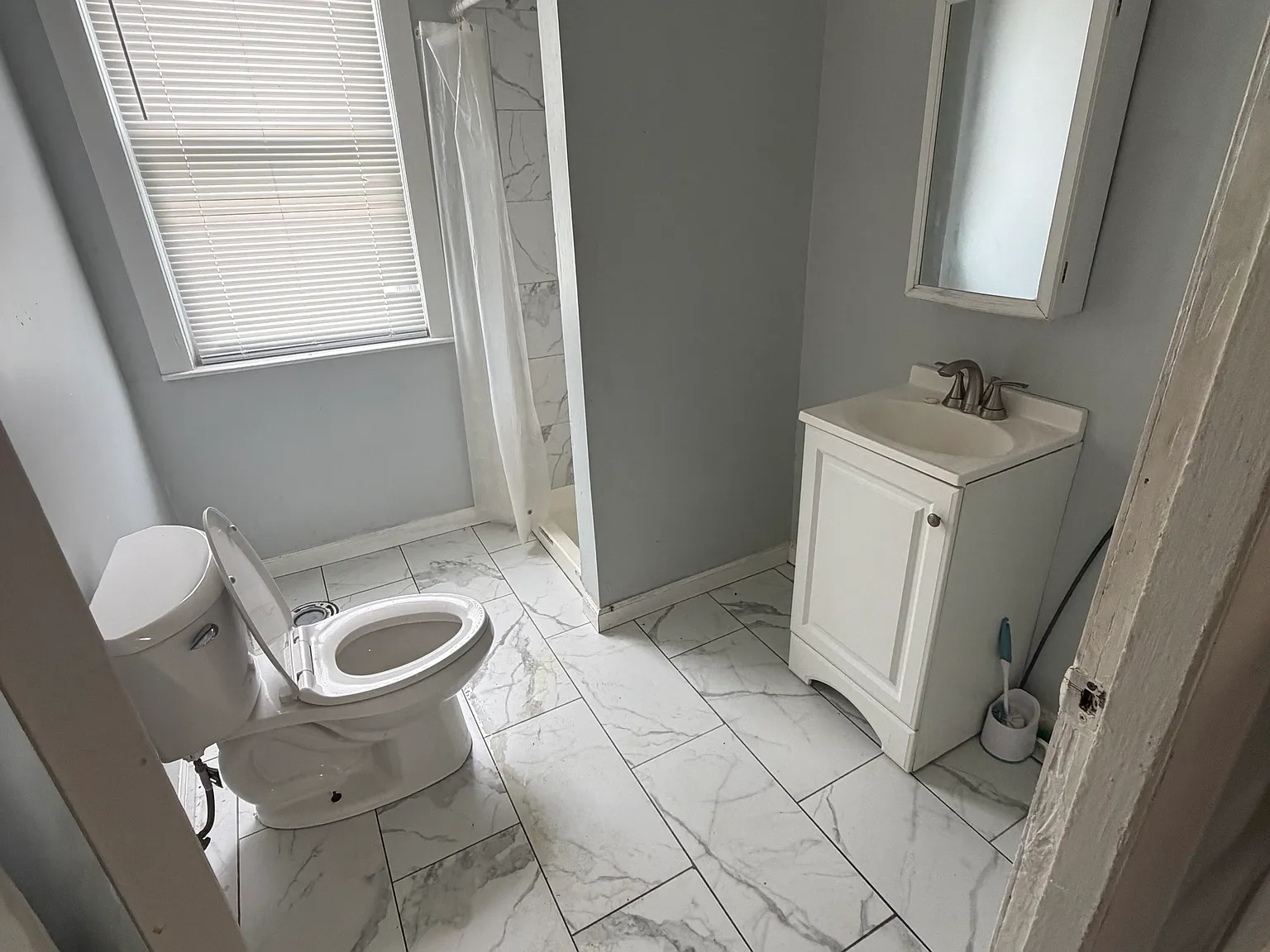 3 bed, $1,900 — Photo 3