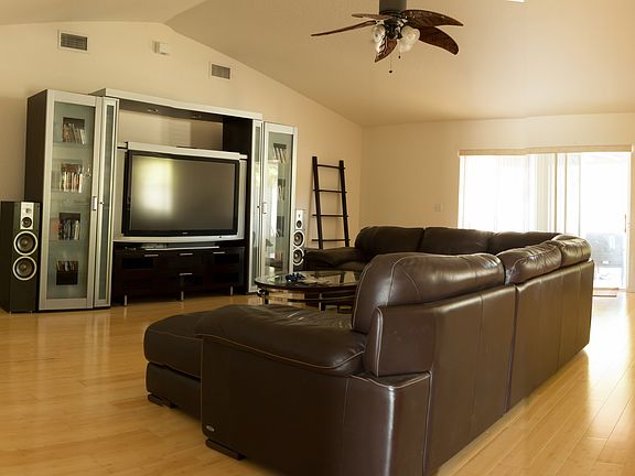 2nd image of 3009 Sugar Maple Ave