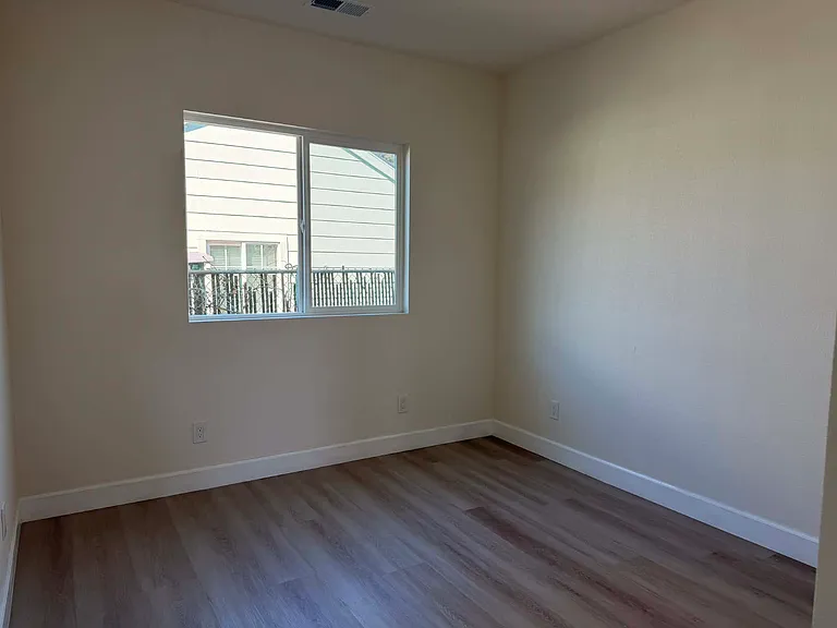 2727 Cryer St — Photo 5
