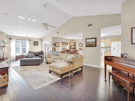 5th image of 504 Coconut Ave