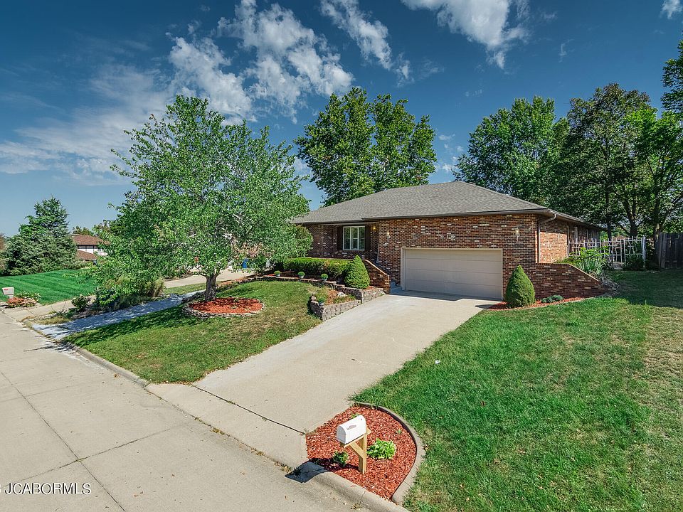 1st image of 915 Tanya Lynn Dr