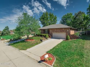 915 Tanya Lynn Dr, Jefferson City, MO 65109