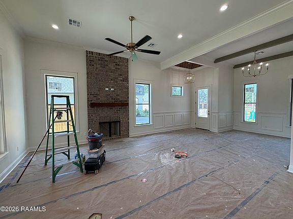 5th image of 721 Whispering Meadows Rd